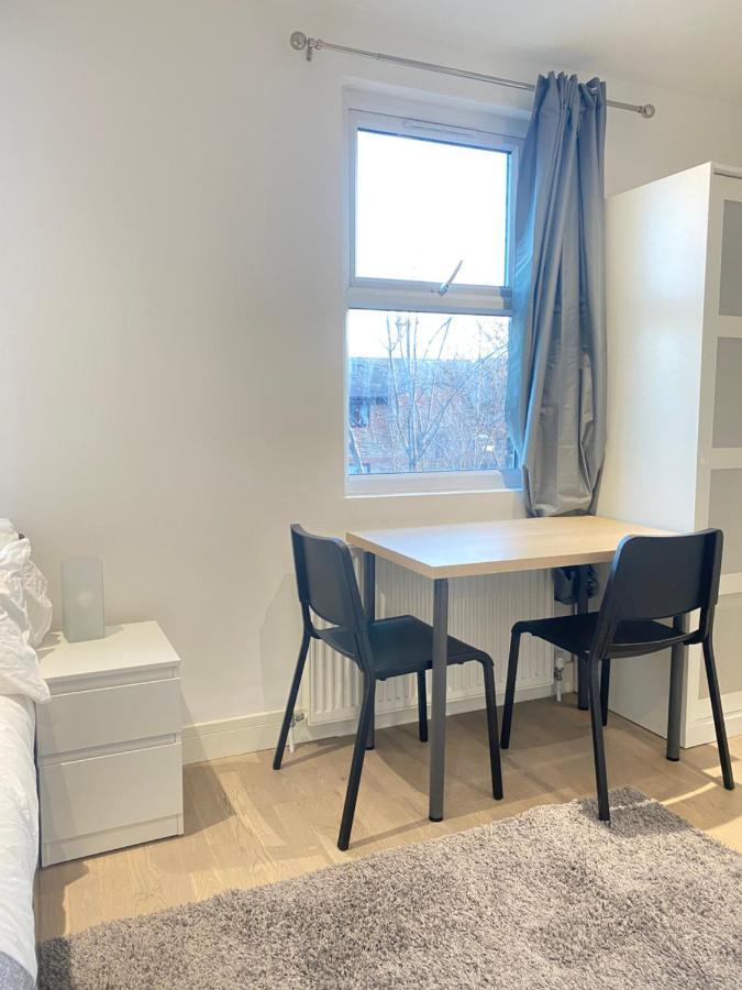 Cozy En-Suite Near Stratford Londres Exterior foto